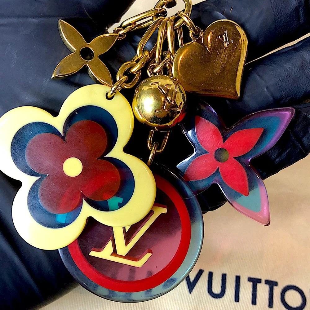 M LOUIS VUITTON Bijoux Red Yellow Blue and Gold Plated Ball Flower Heart Charms - Picture 13 of 17